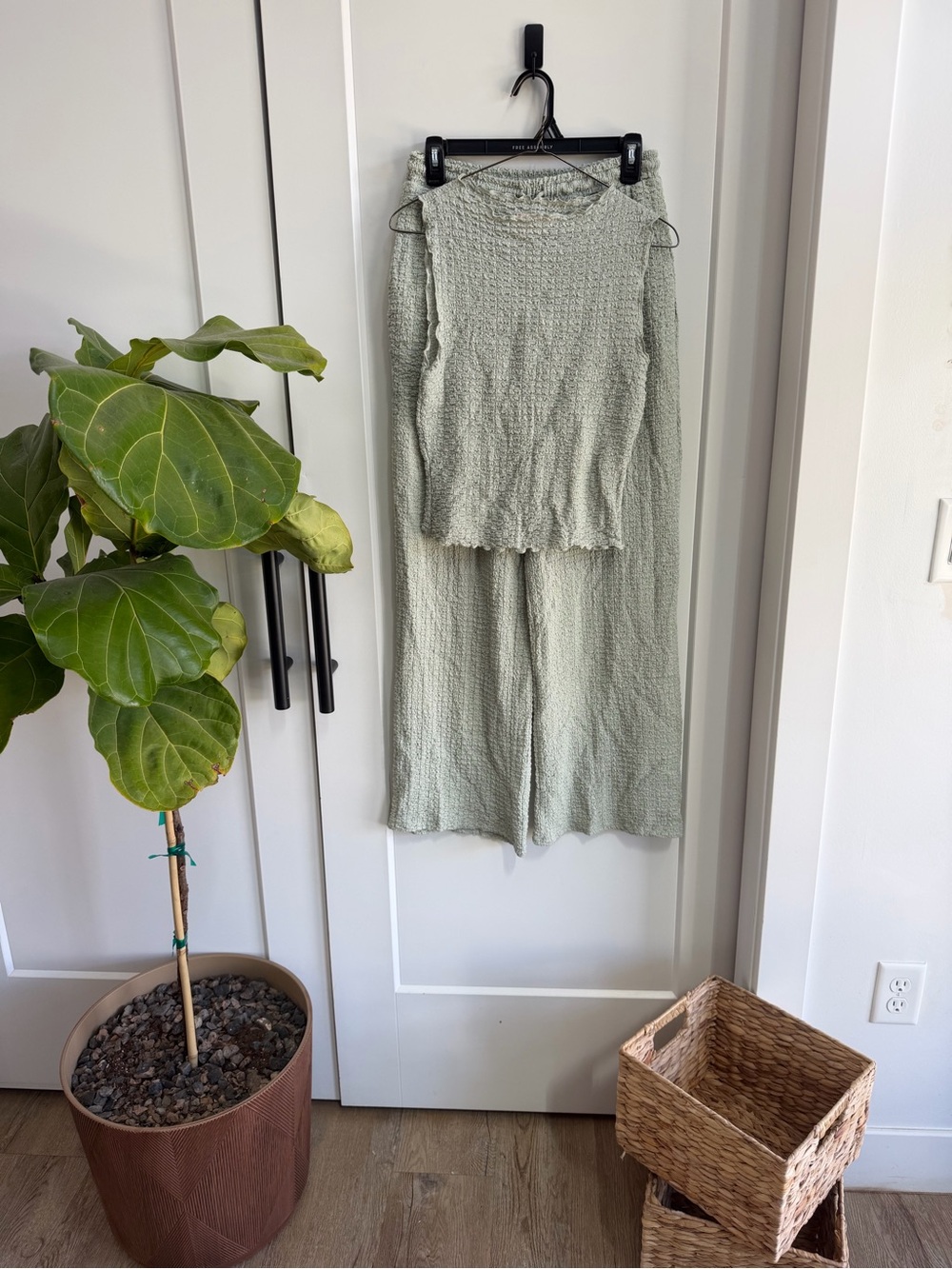 🌻 *SET* Women's Sage Green Textured Knit High Neck Tank and Wide Leg Pants